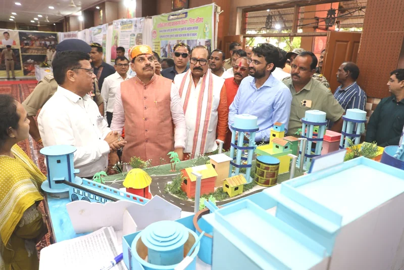 मुख्यमंत्री डॉ.मोहन यादव ने सेवा संकल्प अभियान अंतर्गत प्रदर्शनी का किया अवलोकन