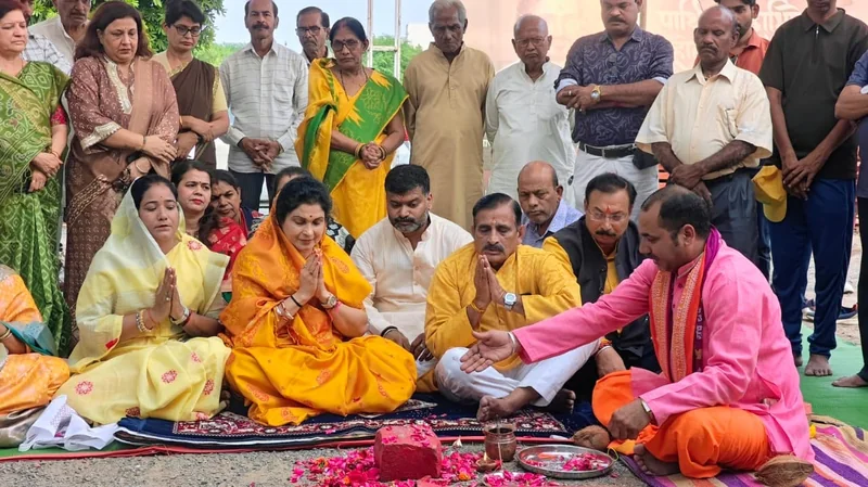 राज्यमंत्री श्रीमती गौर ने विभिन्न विकास कार्यों का किया भूमि पूजन और लोकार्पण
